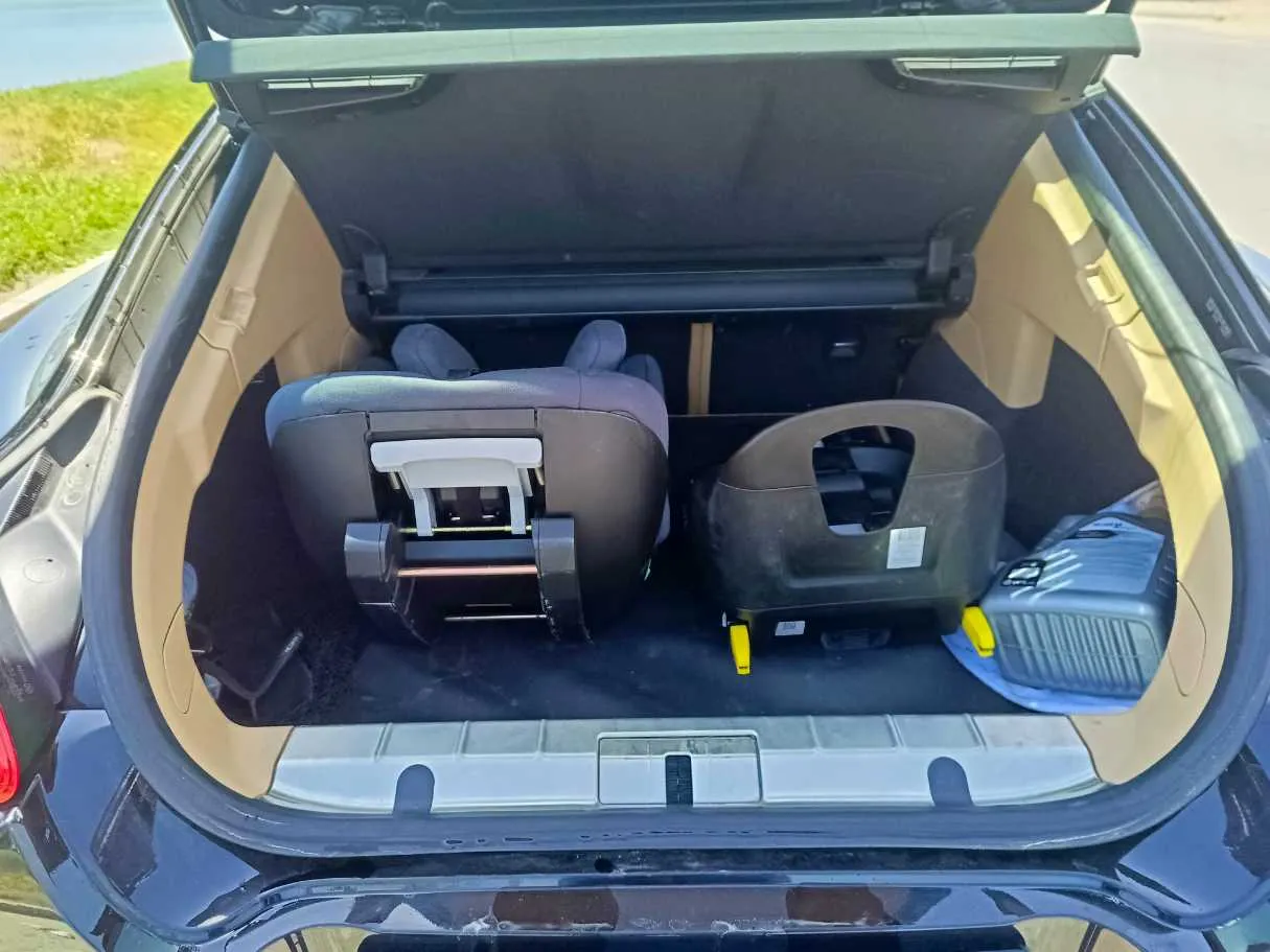 Car image 32
