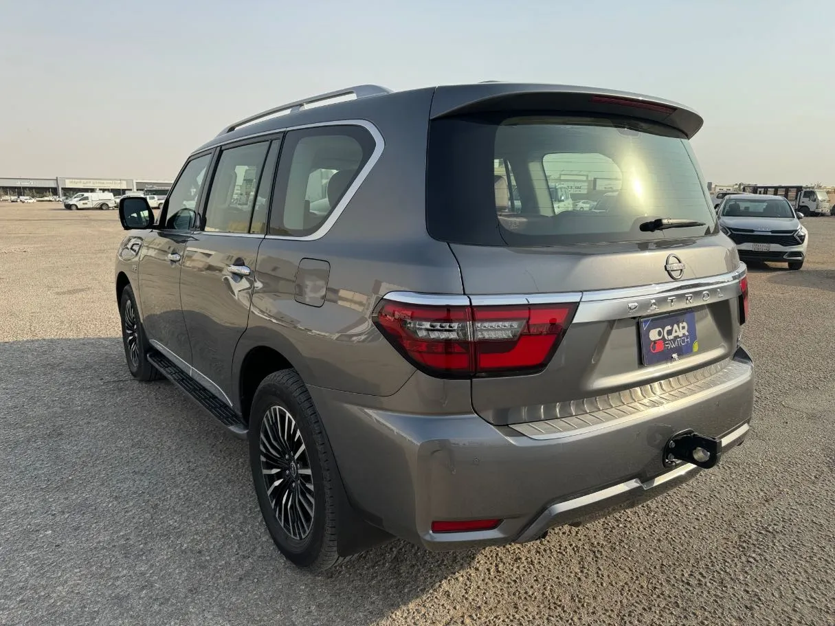 Car image 7