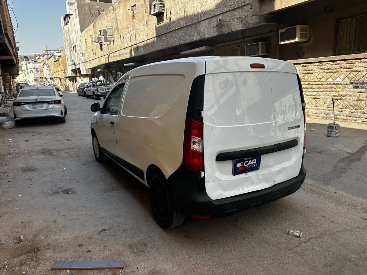Car image 7