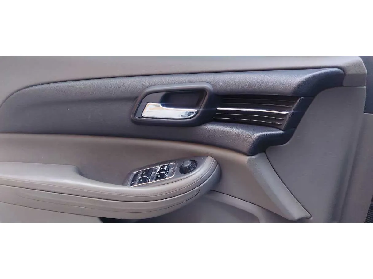 Car image 24