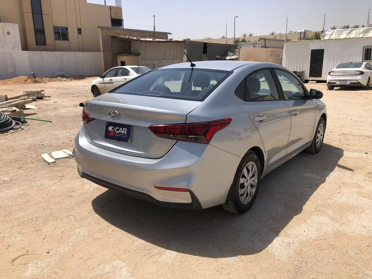 Car image 5