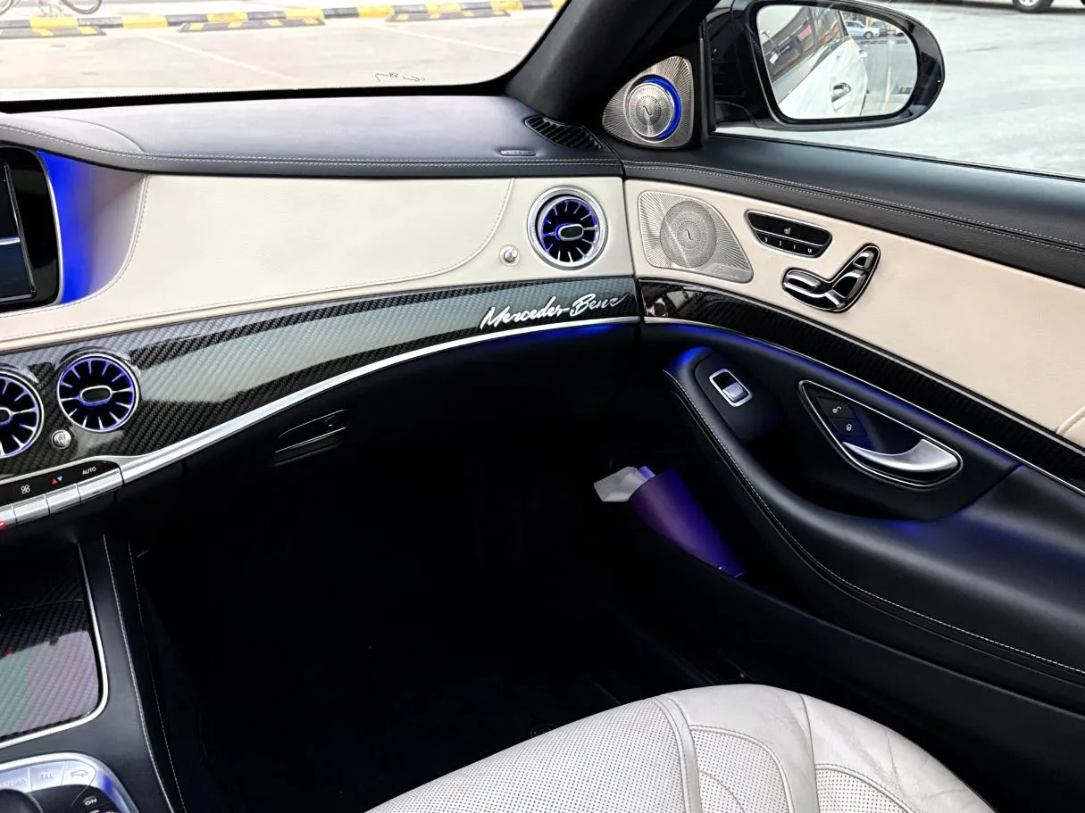Car image 27