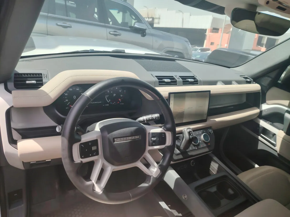 Car image 17