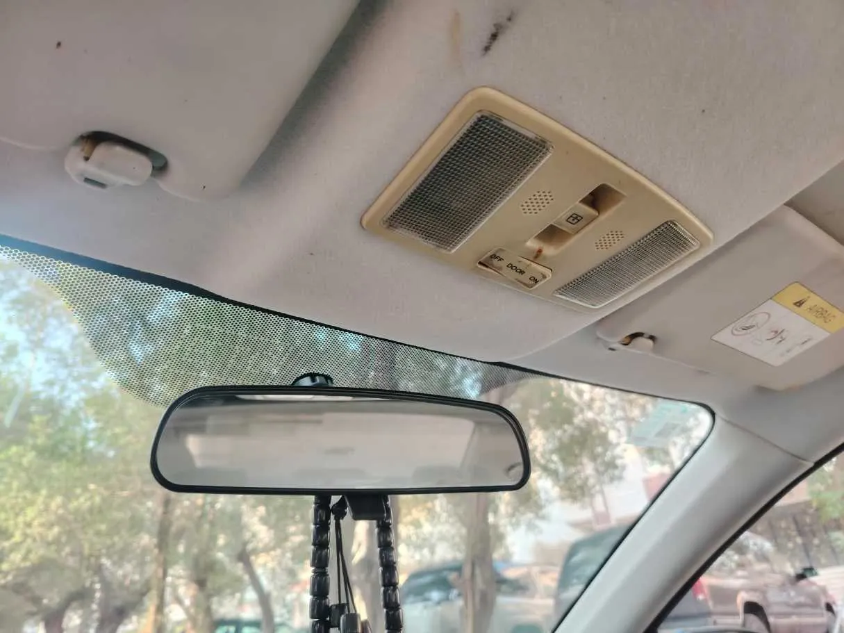 Car image 35