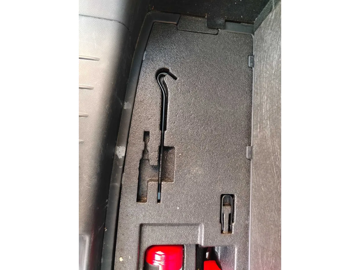 Car image 39