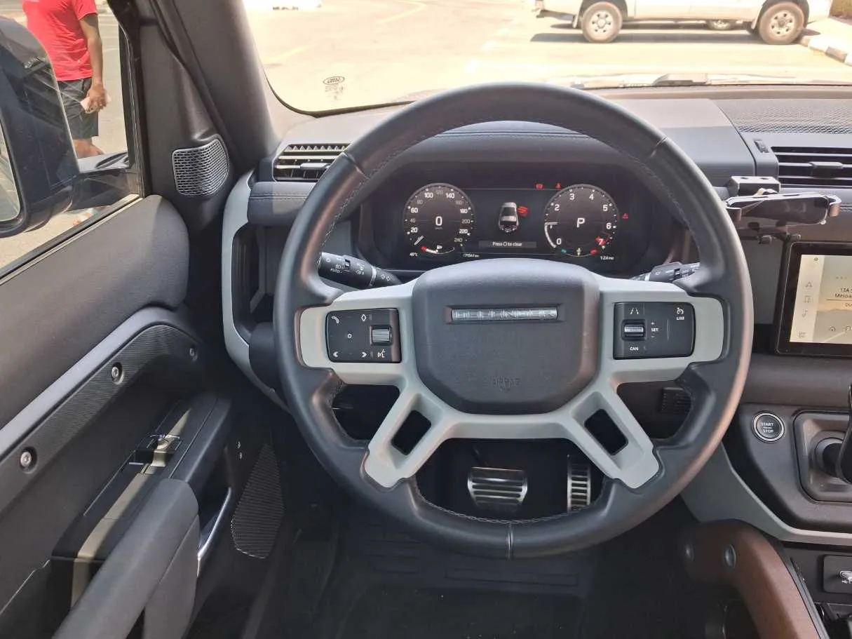 Car image 19