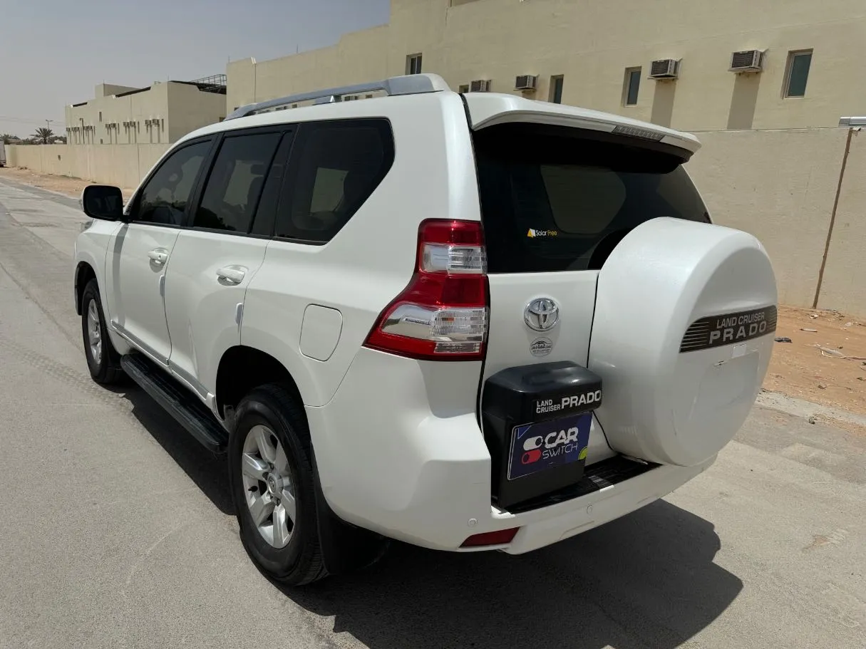 Car image 7