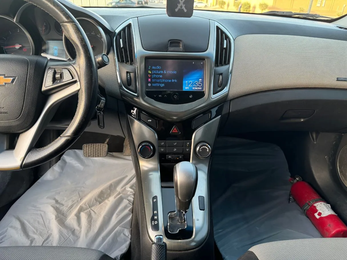 Car image 19