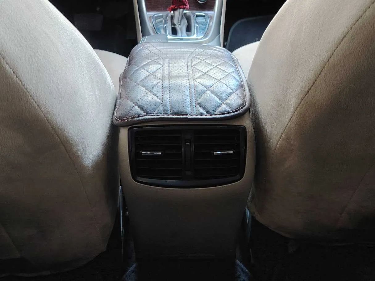 Car image 24