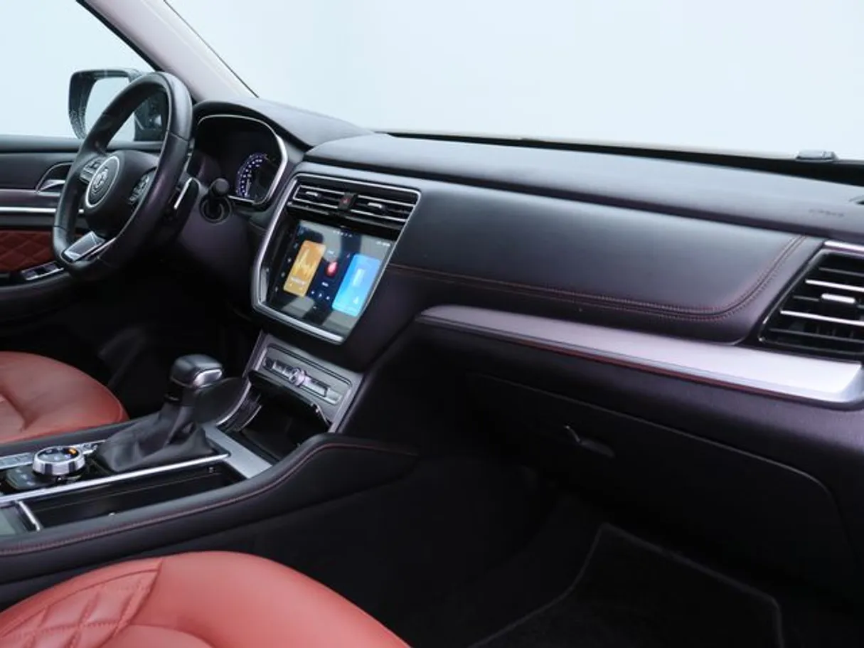 Car image 10