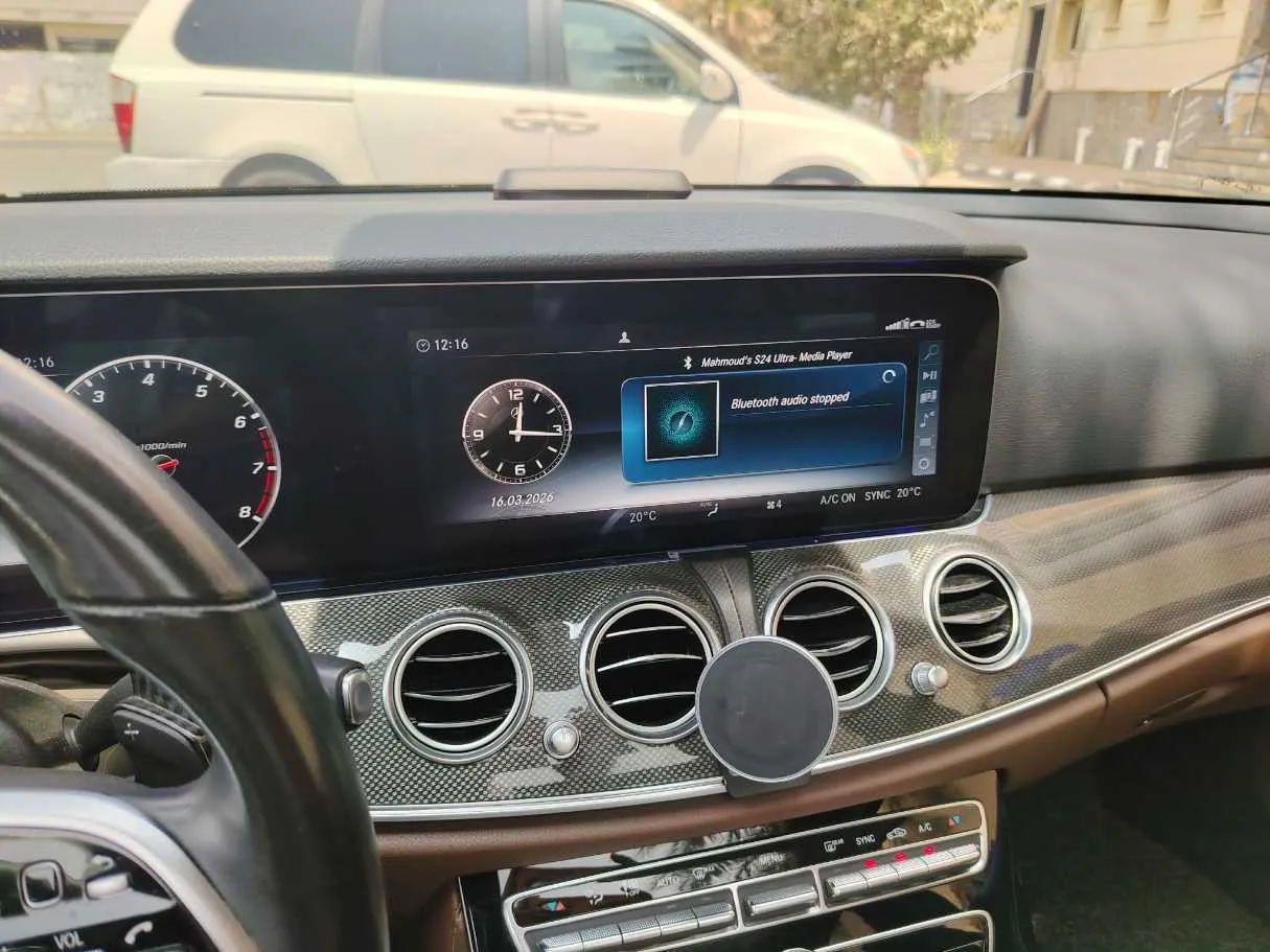 Car image 25