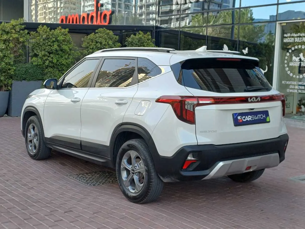 Car image 5