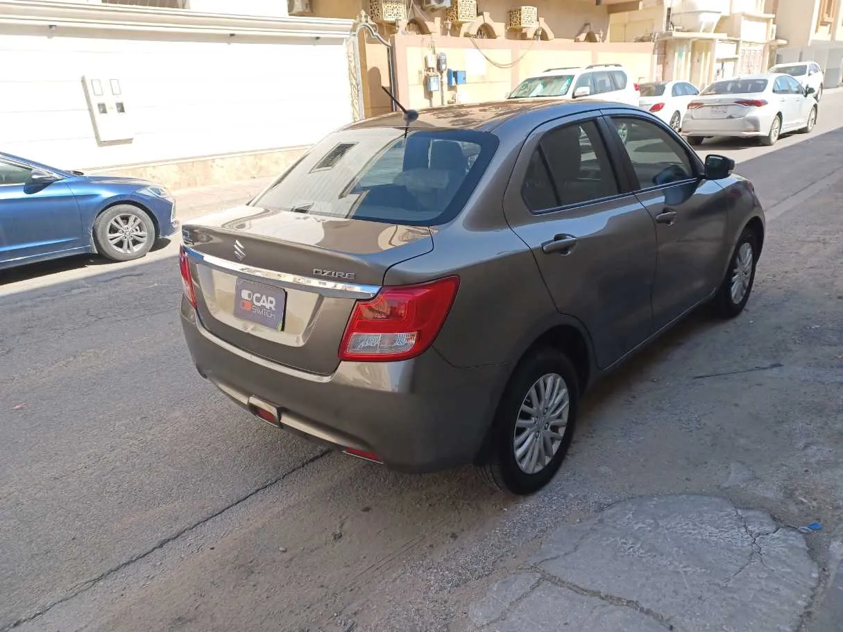 Car image 5
