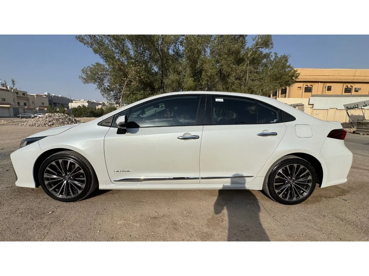 Car image 8