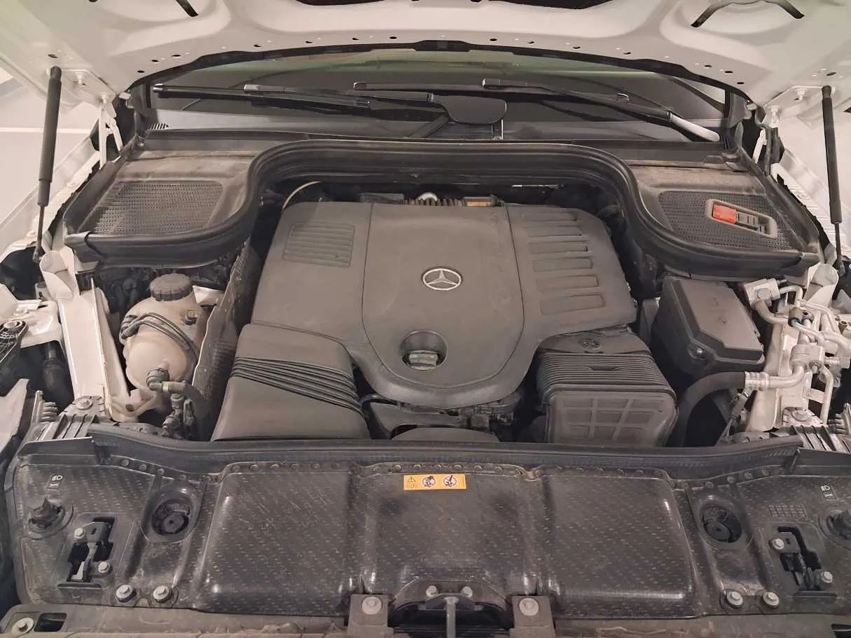 Car image 22
