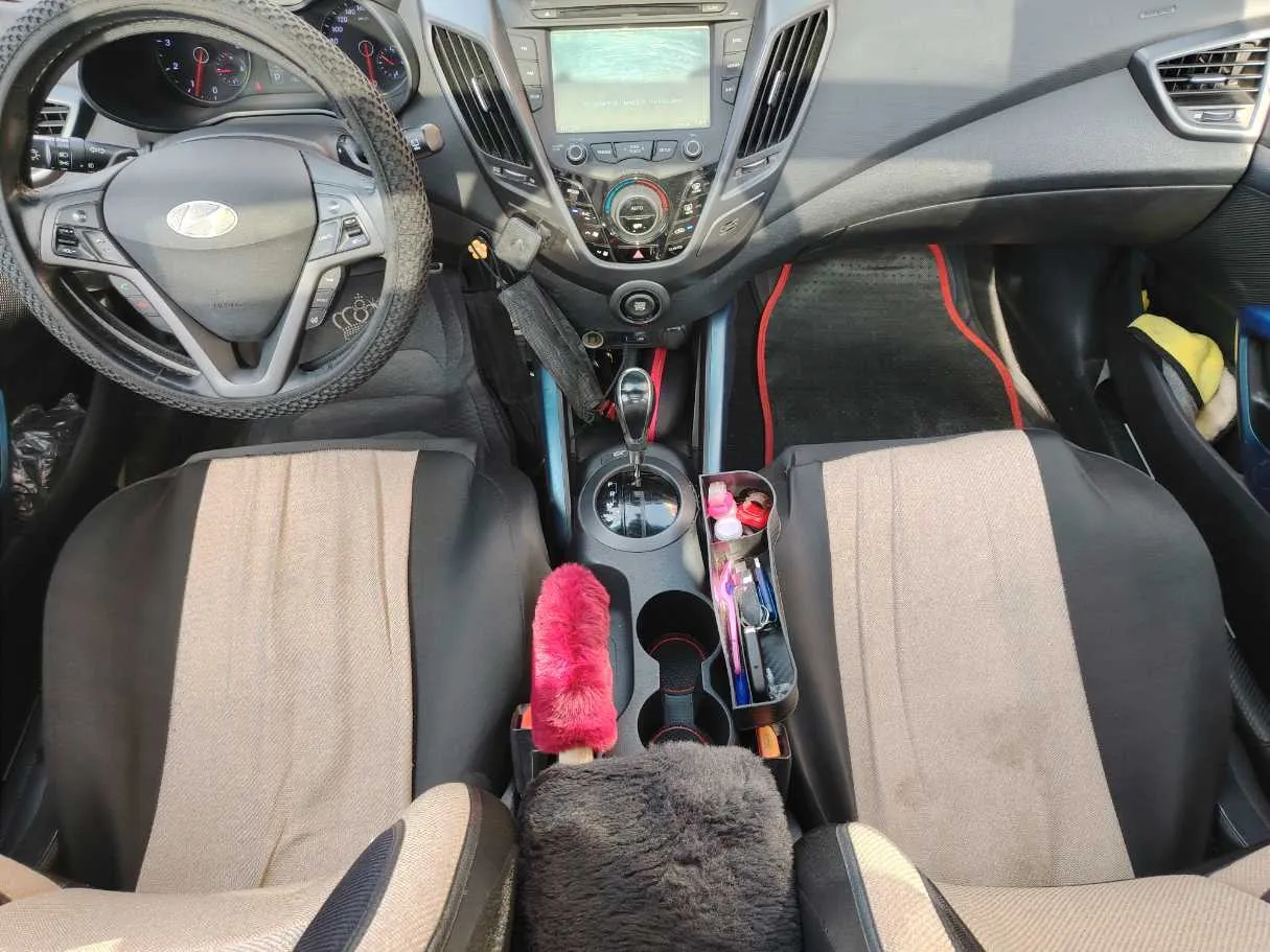 Car image 15