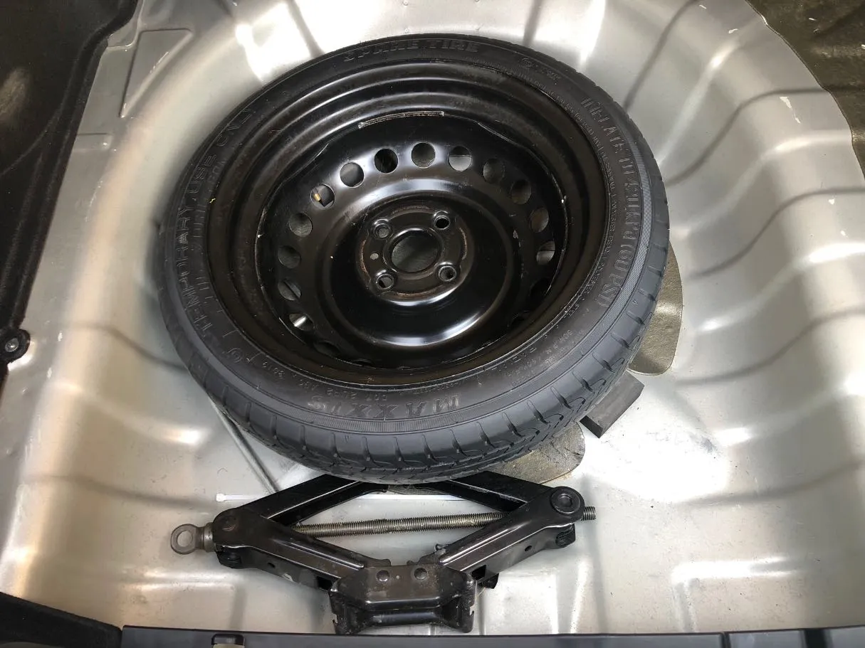 Car image 21