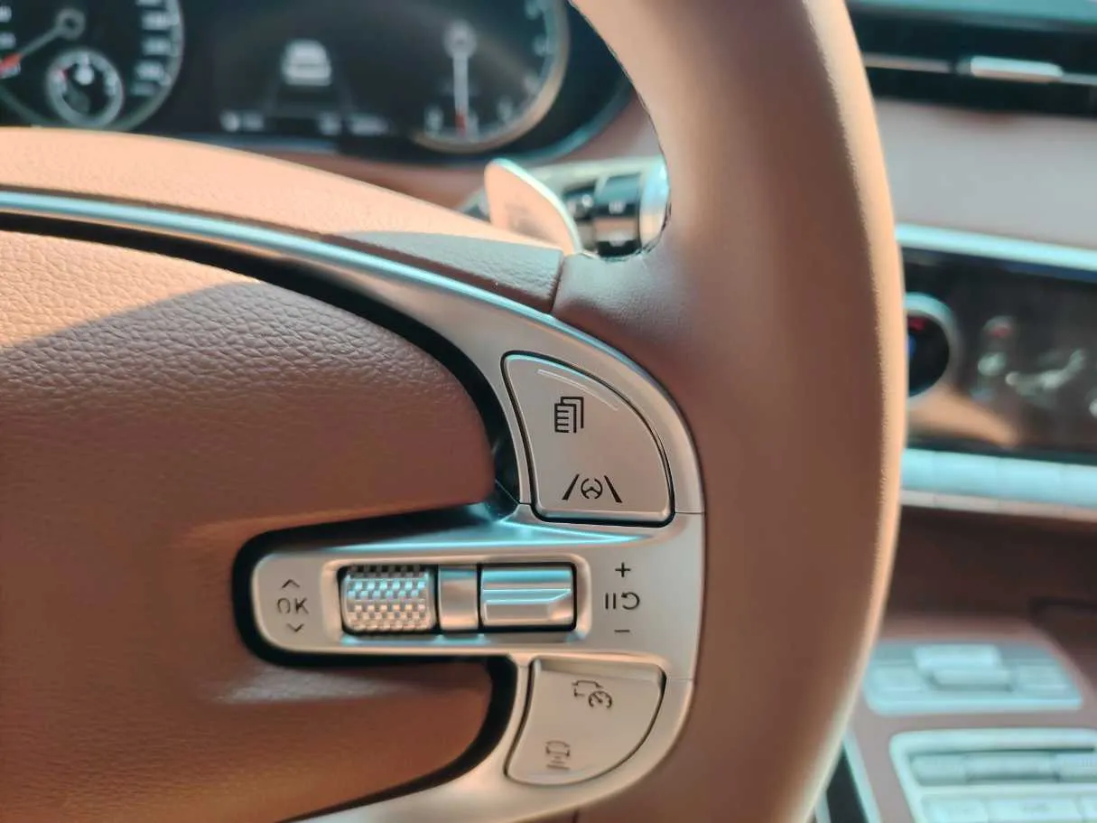 Car image 38