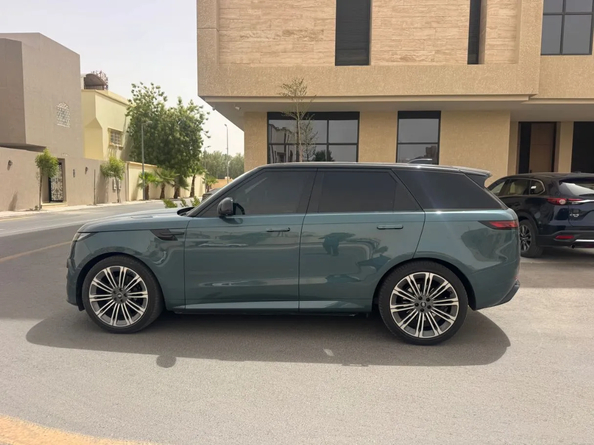 Car image 7