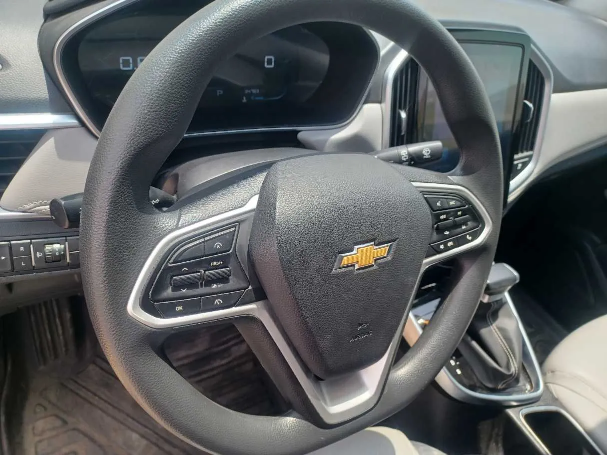 Car image 19