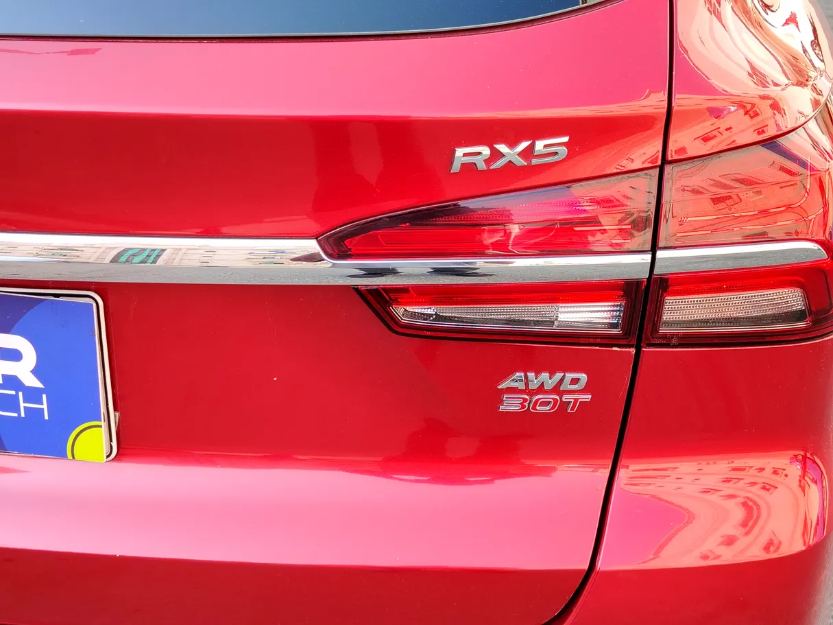 Car image 32