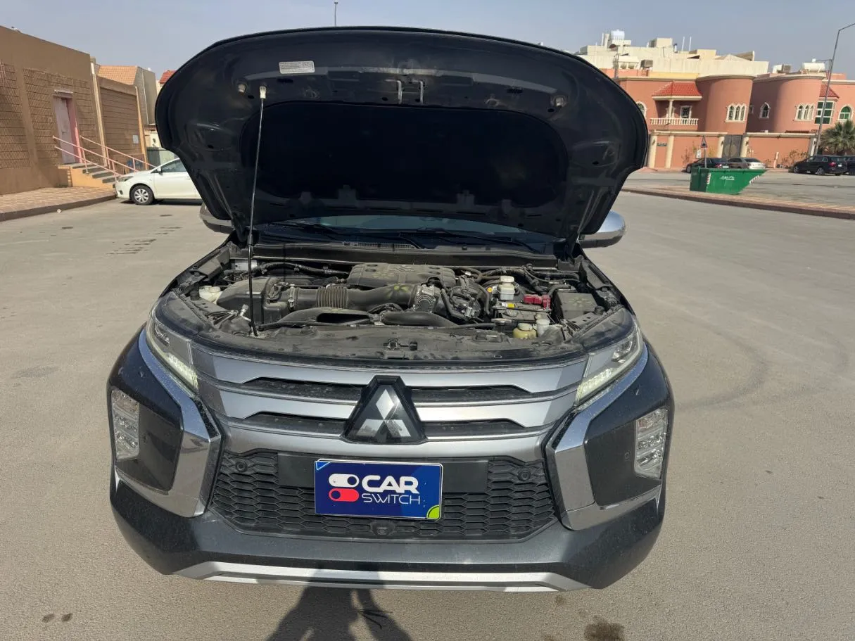 Car image 18