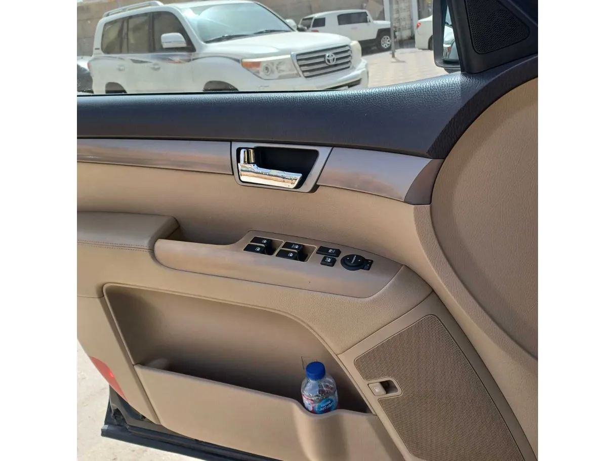 Car image 29