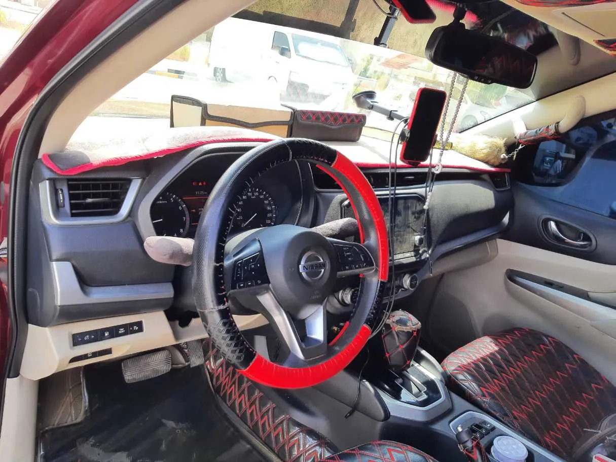 Car image 11