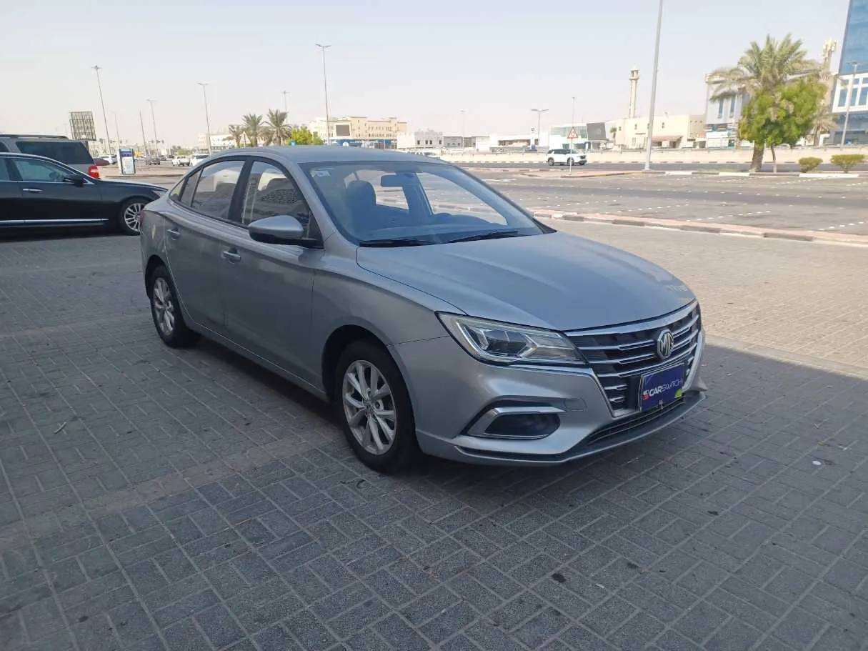 Car image 3