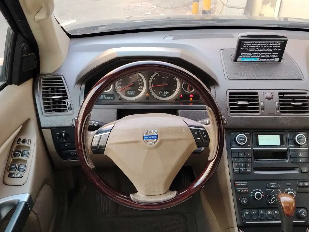 Car image 26