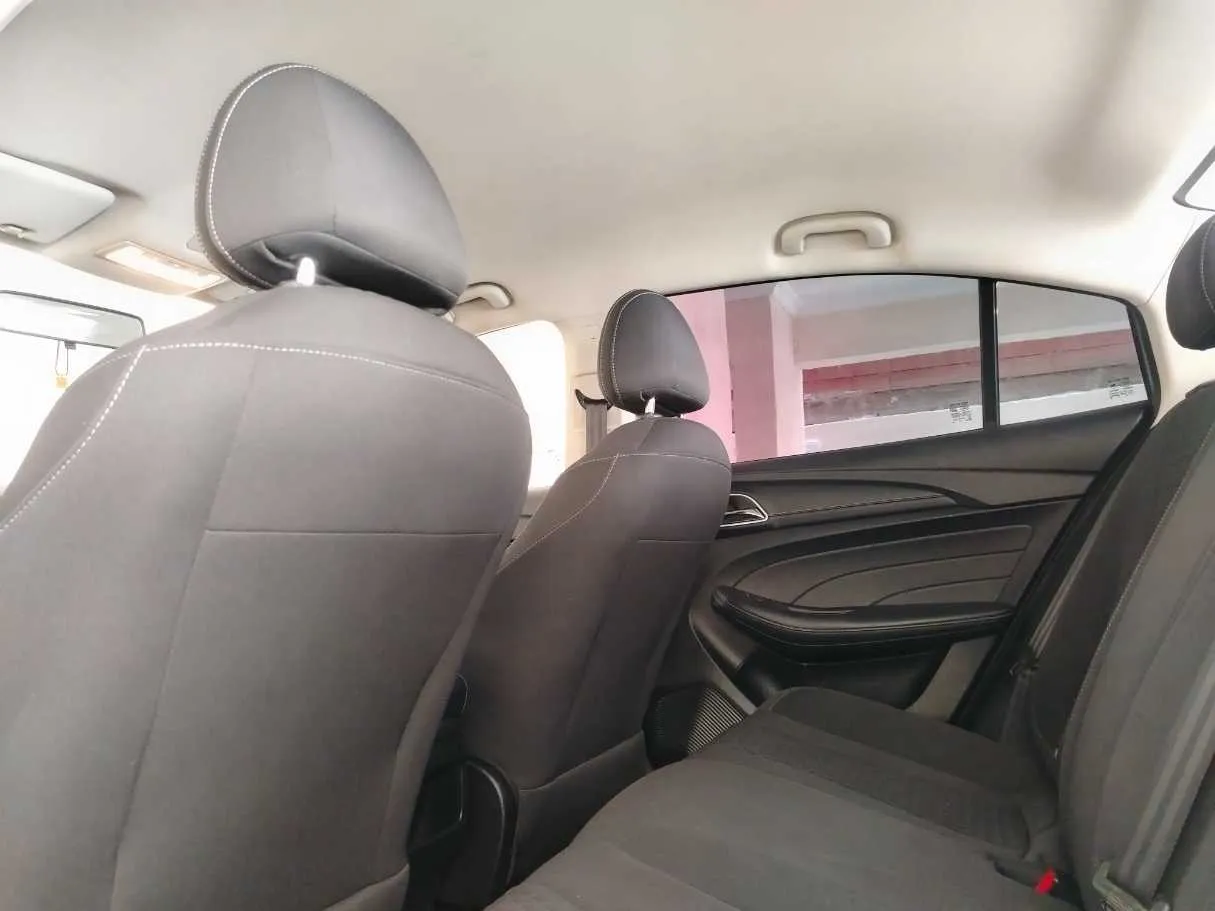 Car image 20