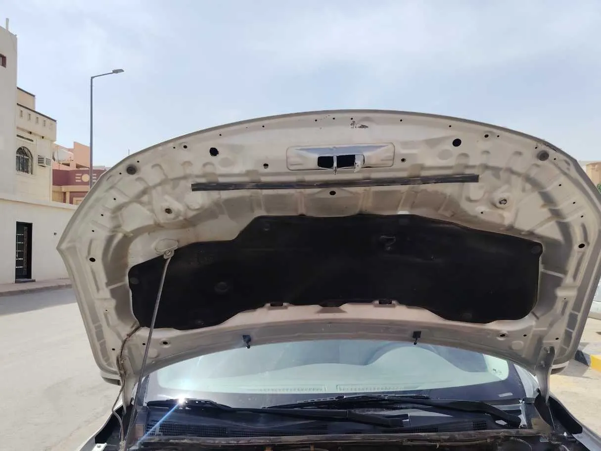 Car image 34