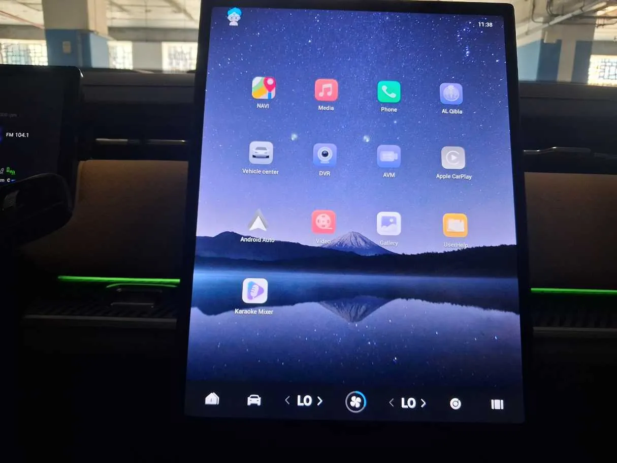Car image 16