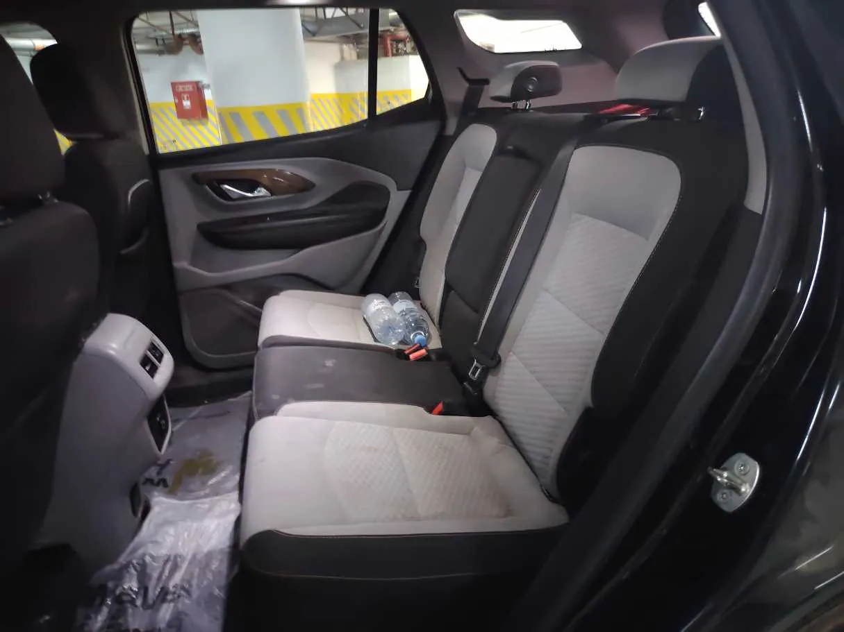 Car image 16