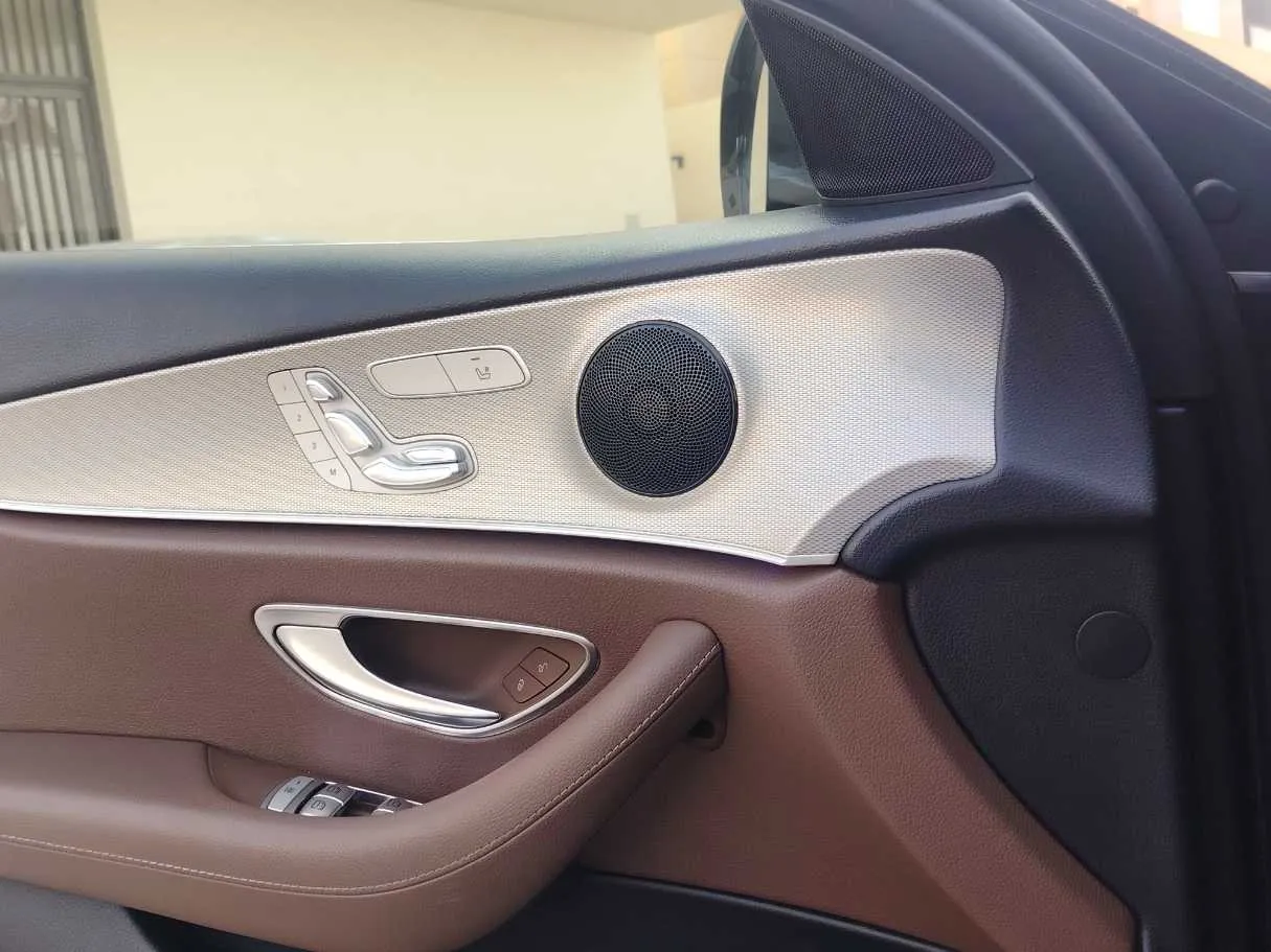 Car image 31