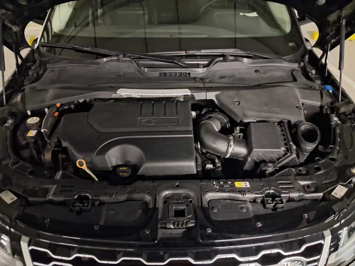 Car image 21