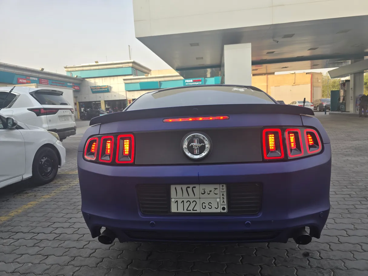 Car image 4