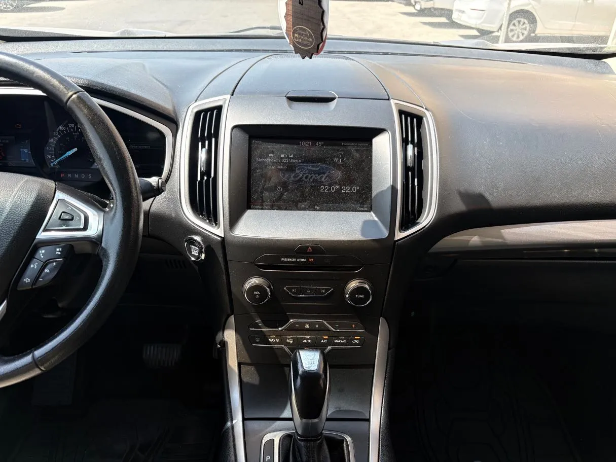 Car image 20