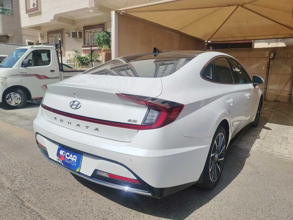 Car image 6