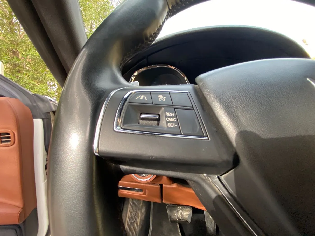 Car image 23