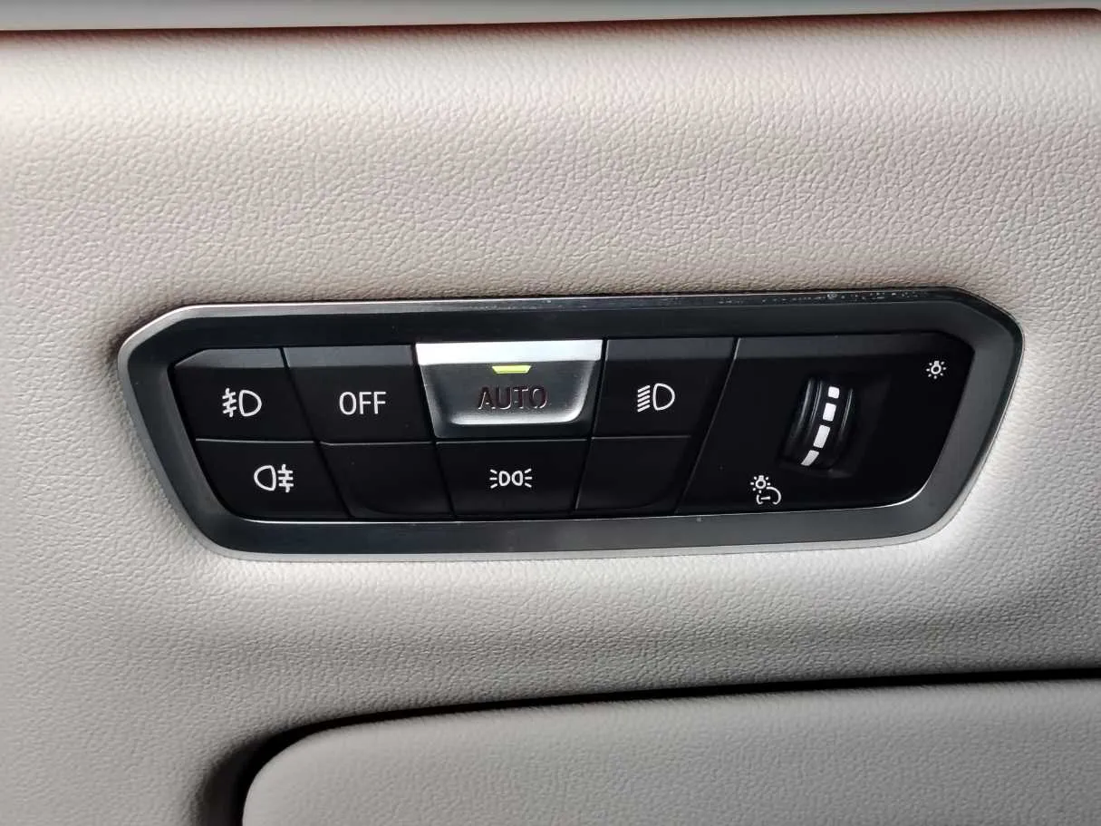 Car image 33