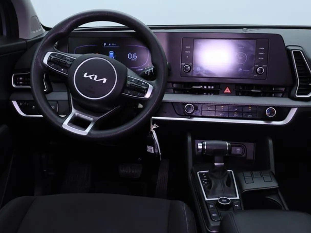 Car image 15