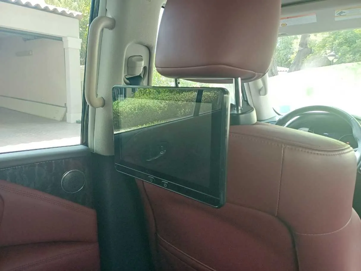 Car image 22
