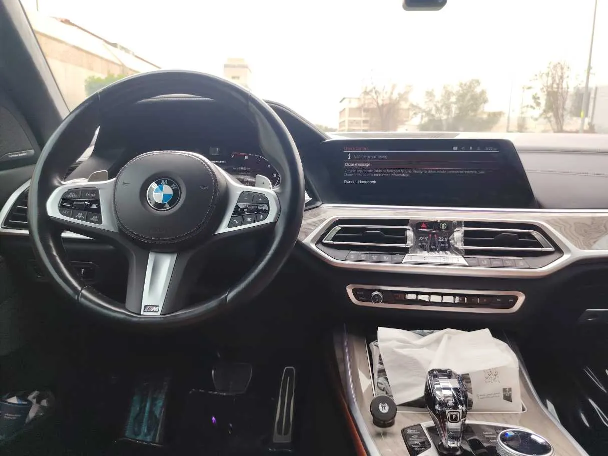 Car image 24