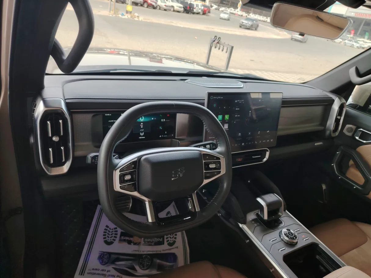 Car image 14