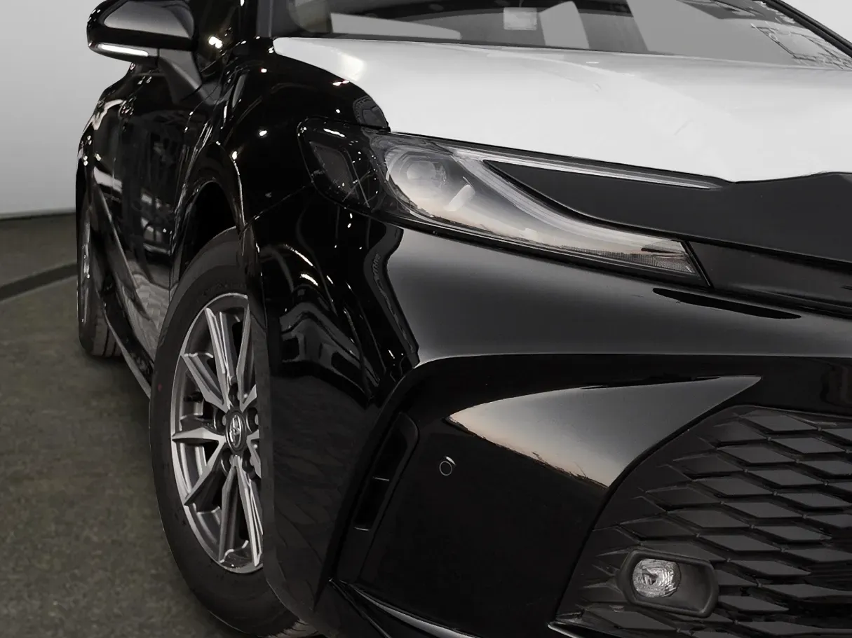 Car image 3