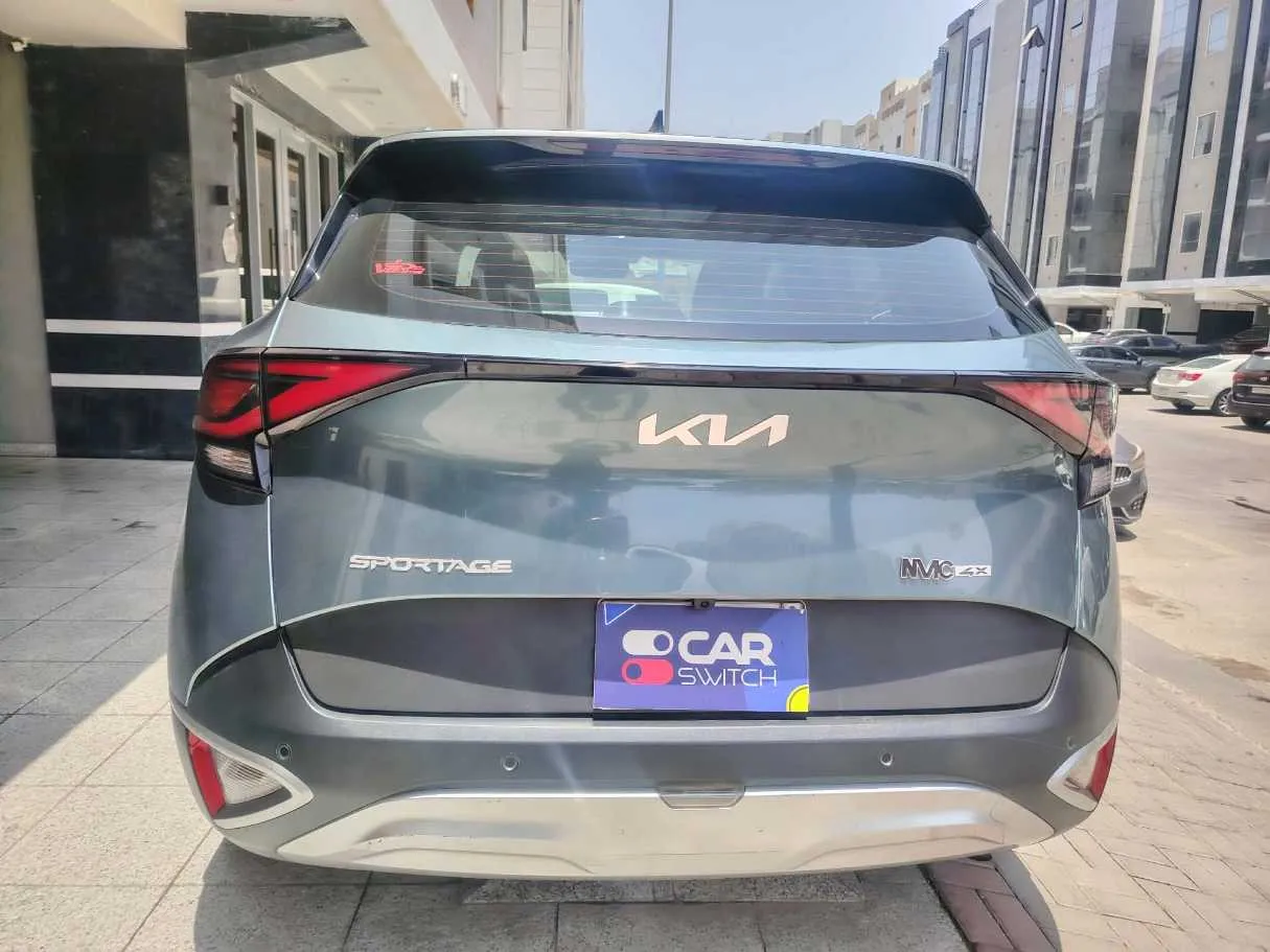 Car image 6