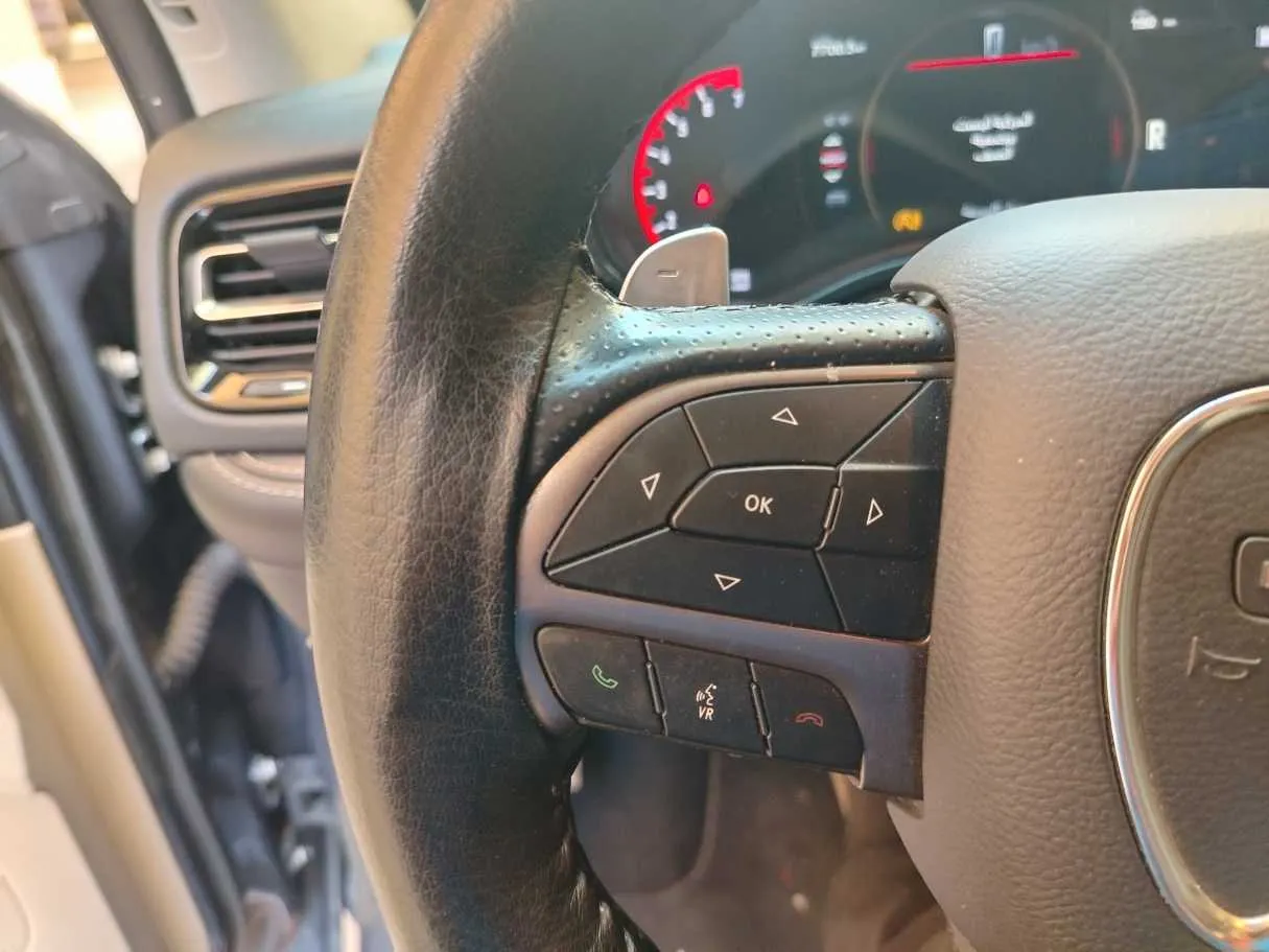 Car image 40