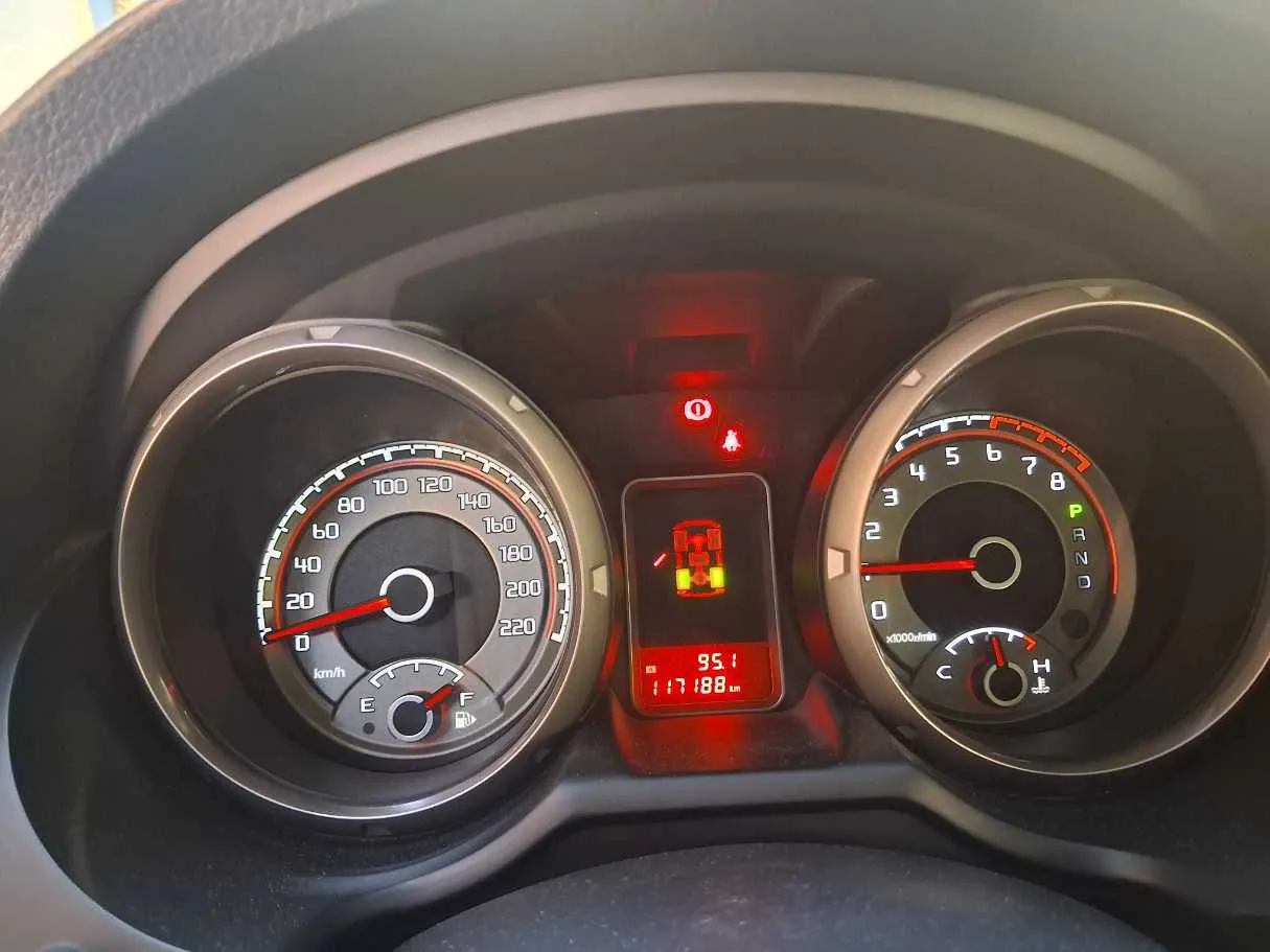 Car image 17