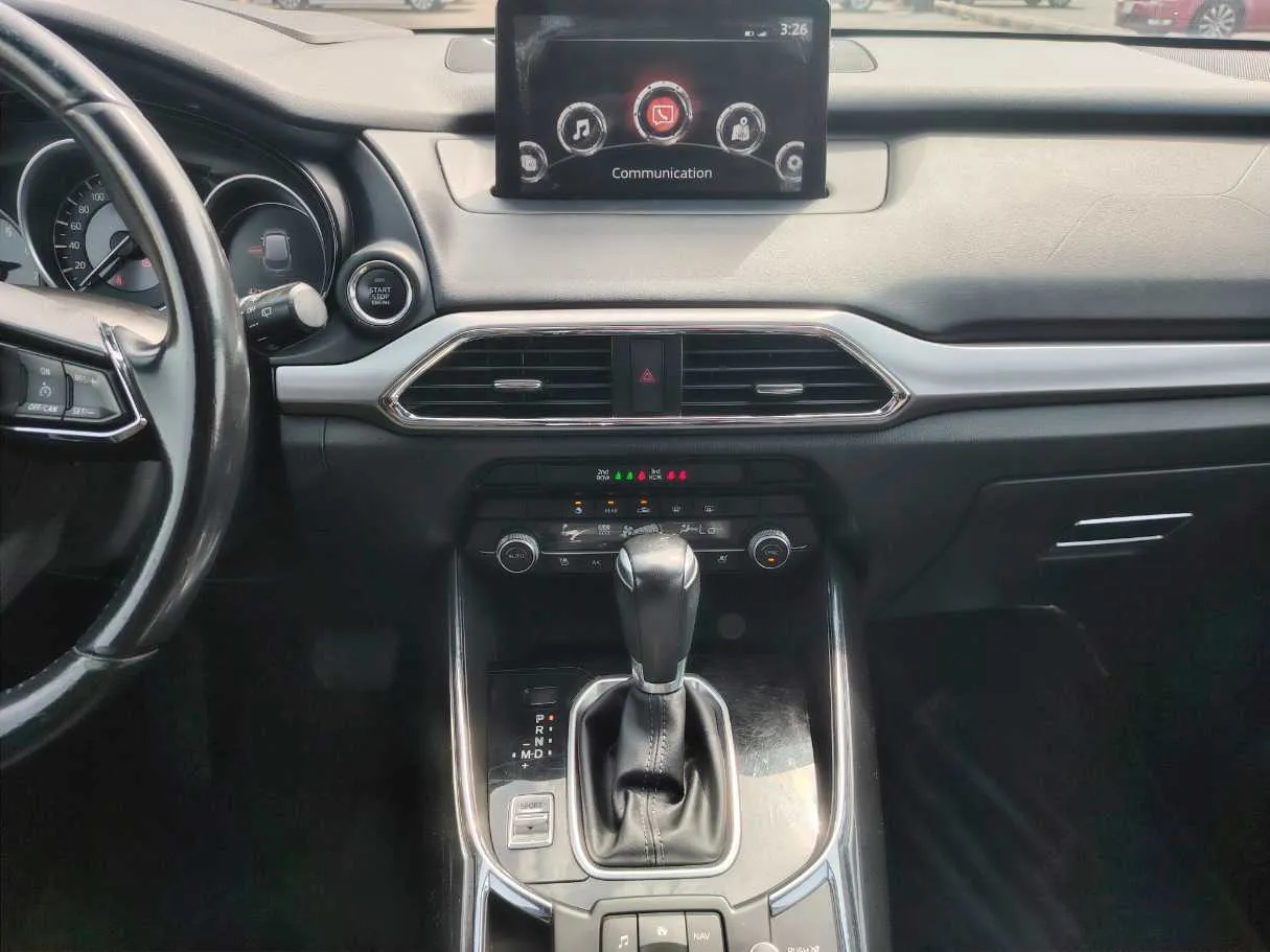 Car image 18